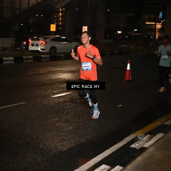 Runner Photo 7703023