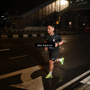 Runner Photo 7703026