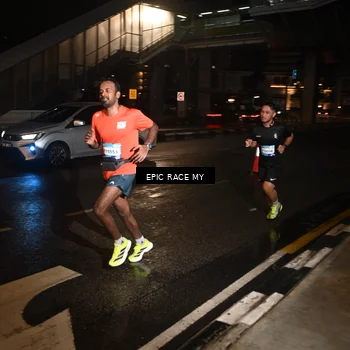 Runner Photo 7703035