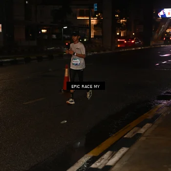 Runner Photo 7703038