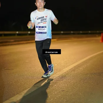 Runner Photo 7703047