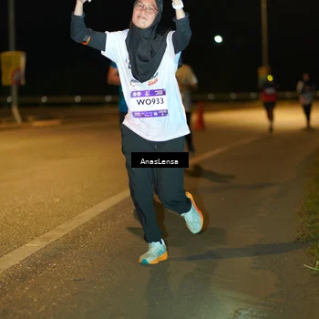 Runner Photo 7703049