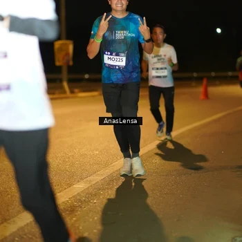 Runner Photo 7703054