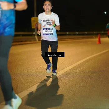 Runner Photo 7703059