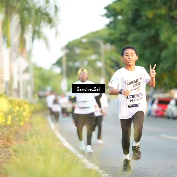 Runner Photo 7703062