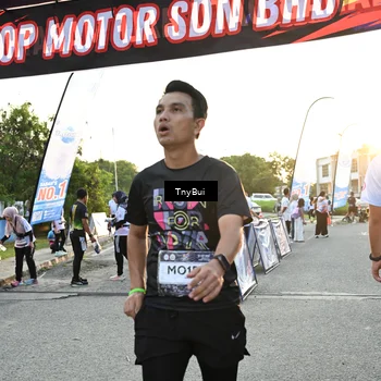 Runner Photo 7703070