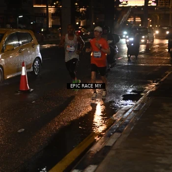 Runner Photo 7703071