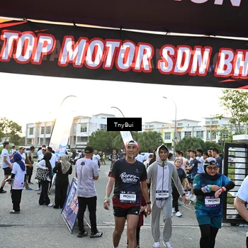 Runner Photo 7703091