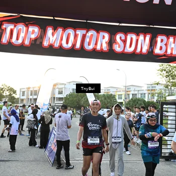 Runner Photo 7703092