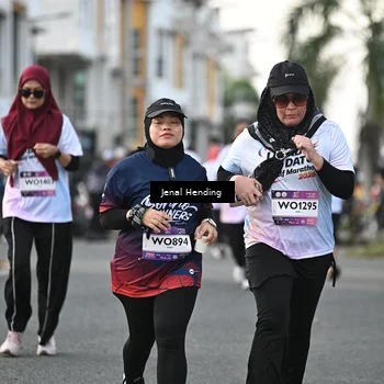 Runner Photo 7703104