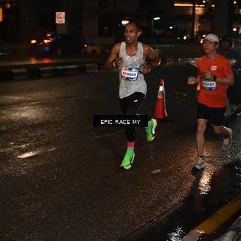 Runner Photo 7703106