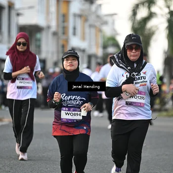 Runner Photo 7703111