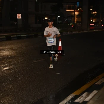 Runner Photo 7703113