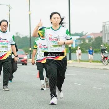 Runner Photo 7703115