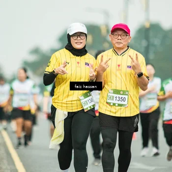 Runner Photo 7703118