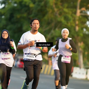 Runner Photo 7703123