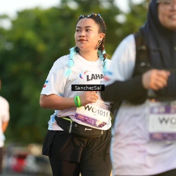 Runner Photo 7703124
