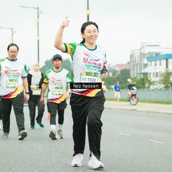 Runner Photo 7703133