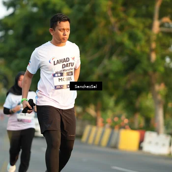 Runner Photo 7703144