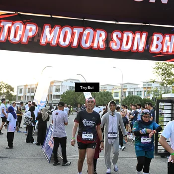 Runner Photo 7703145