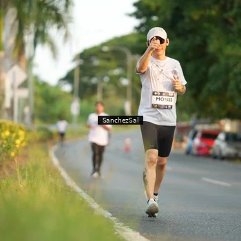Runner Photo 7703162