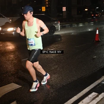 Runner Photo 7703172