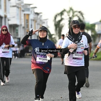 Runner Photo 7703173