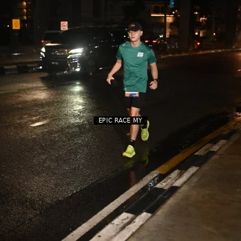 Runner Photo 7703174