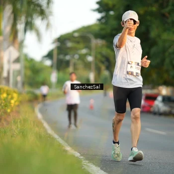 Runner Photo 7703175