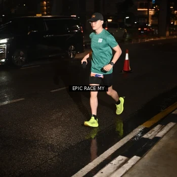 Runner Photo 7703176