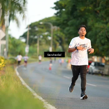 Runner Photo 7703181