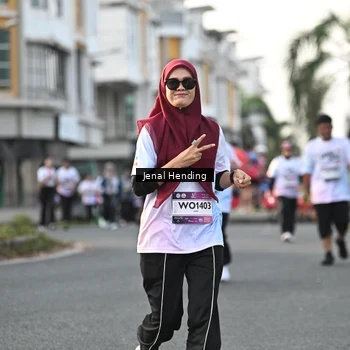 Runner Photo 7703187
