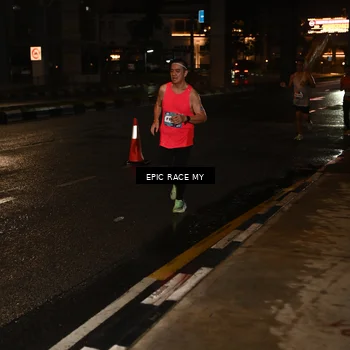 Runner Photo 7703188