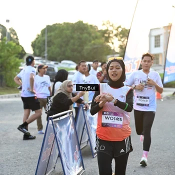 Runner Photo 7703209