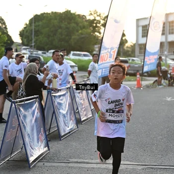 Runner Photo 7703253