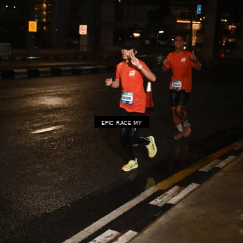 Runner Photo 7703259