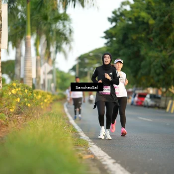 Runner Photo 7703264