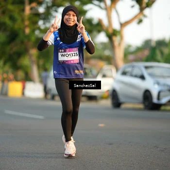 Runner Photo 7703280