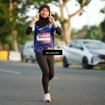 Runner Photo 7703285