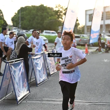 Runner Photo 7703286