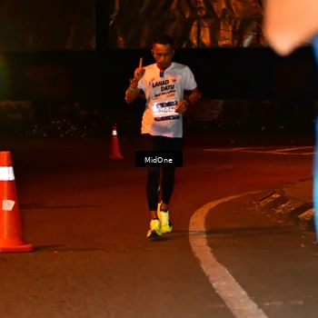 Runner Photo 7703288