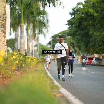 Runner Photo 7703290