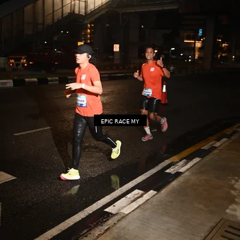 Runner Photo 7703291