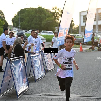 Runner Photo 7703295