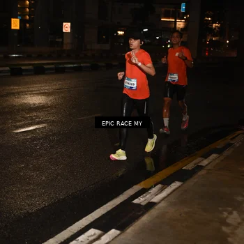 Runner Photo 7703309