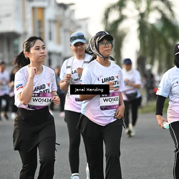 Runner Photo 7703324
