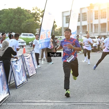Runner Photo 7703330