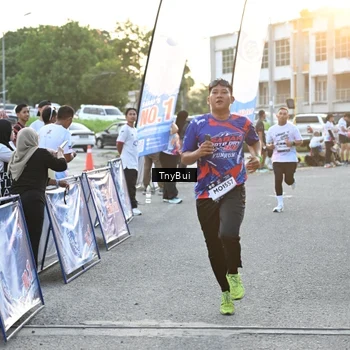 Runner Photo 7703335