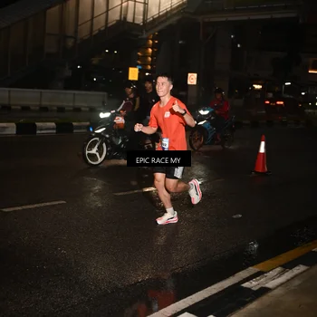 Runner Photo 7703351