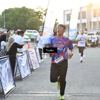 Runner Photo 7703363